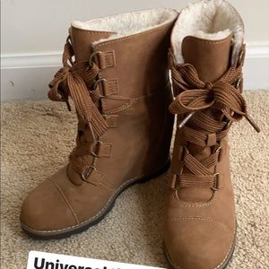 Universal thread boots